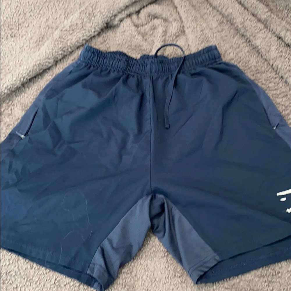 Gym shark men’s navy athletic shorts